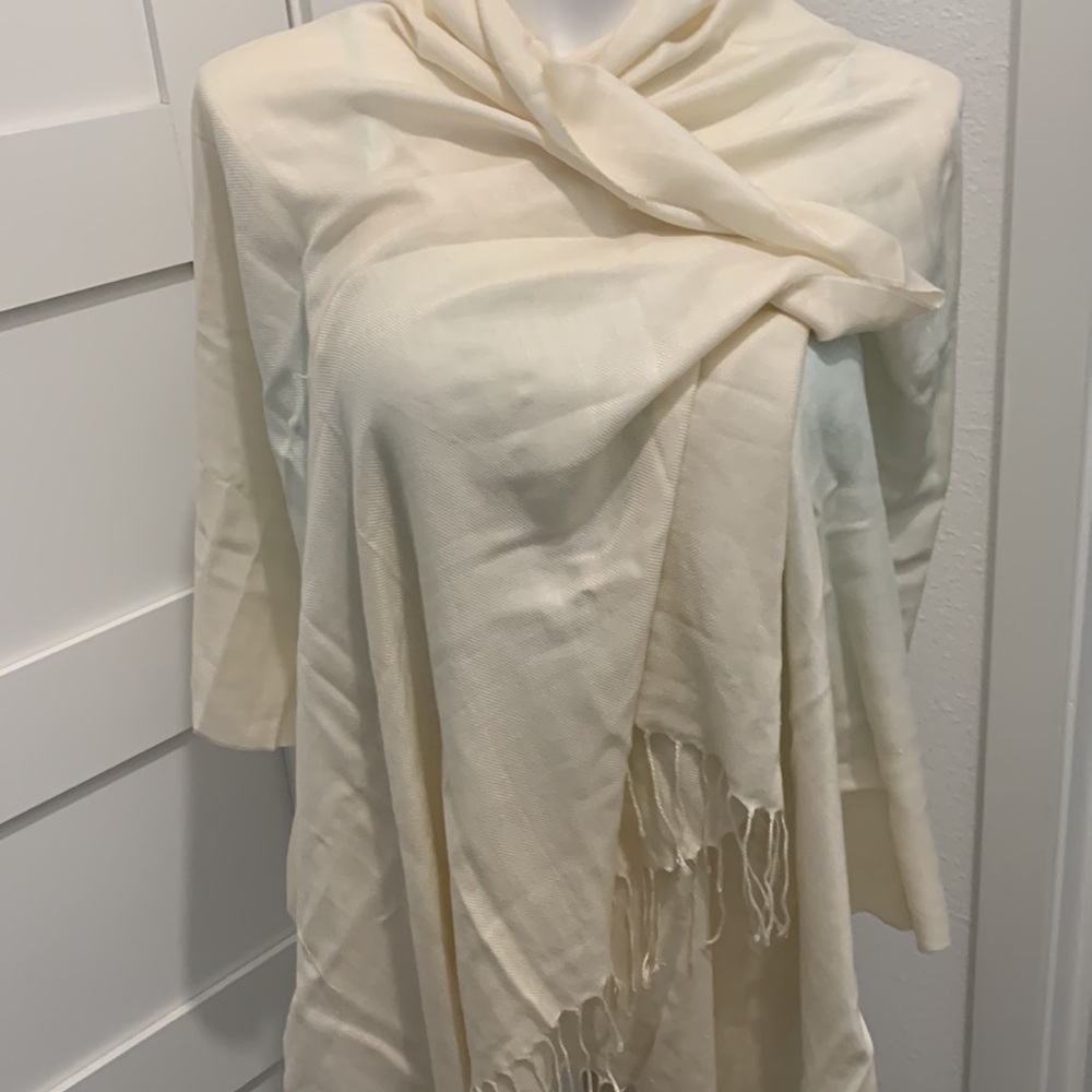 Two Scarves / Wraps🧣 - Picture 2 of 16